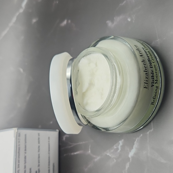 Elizabeth Arden Visible Difference Refining Moisture Cream Complex 75ml** - Picture 3 of 3